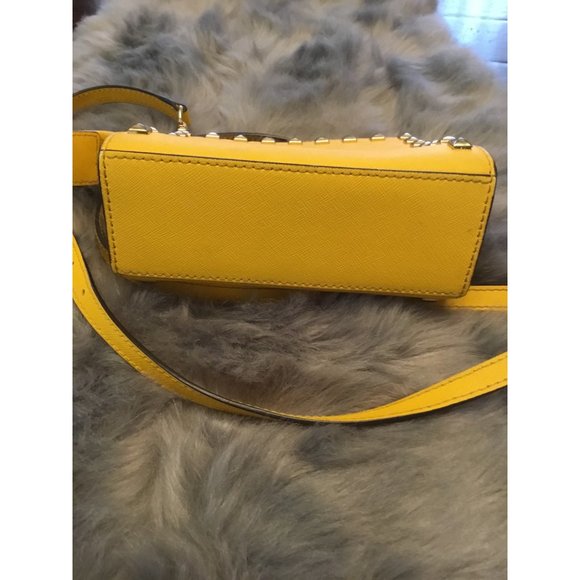 Michael Kors Selma Stud Mini Messenger Studded Gold Sunflower Gold Crossbody Pur - Picture 3 of 5